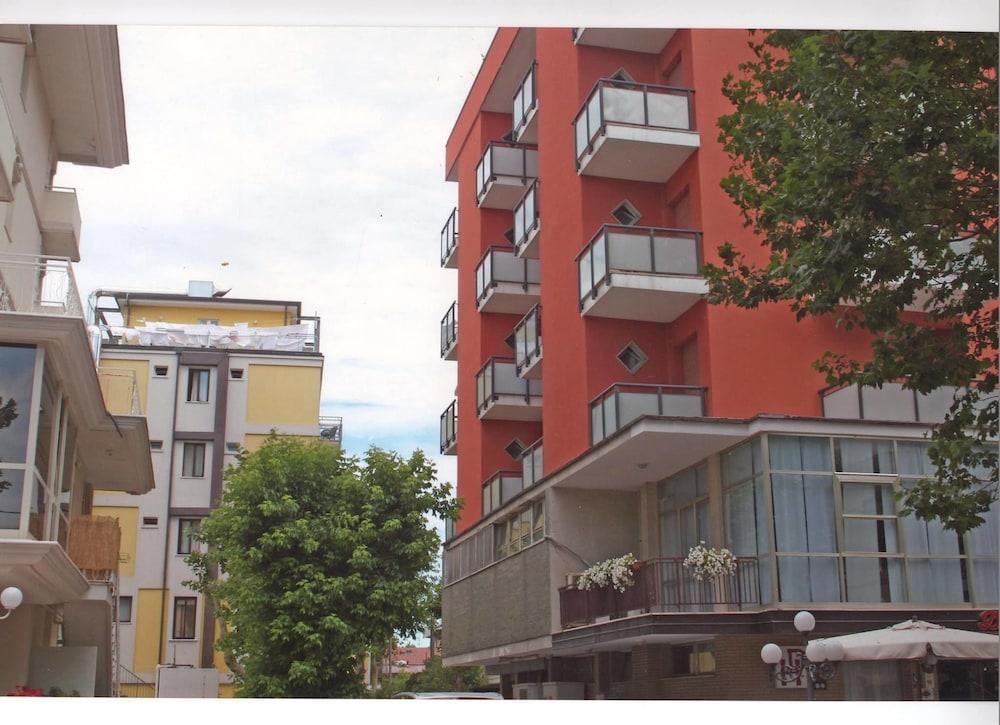 Hotel Darsena Cesenatico Exteriör bild