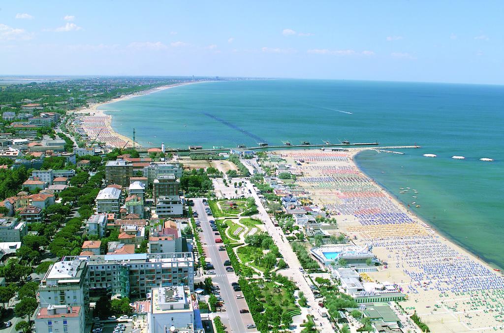 Hotel Darsena Cesenatico Exteriör bild