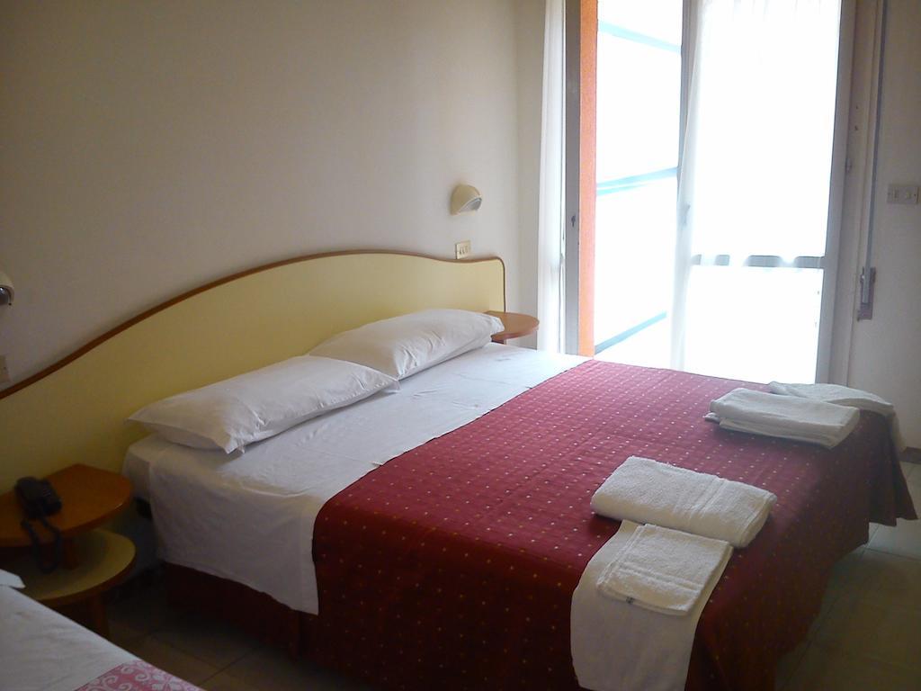 Hotel Darsena Cesenatico Exteriör bild